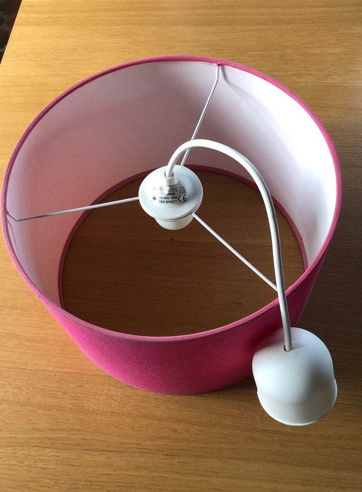 Lustre chambre enfant couleur rose, Comme neuf, Synthétique, Enlèvement, E27 (grand)