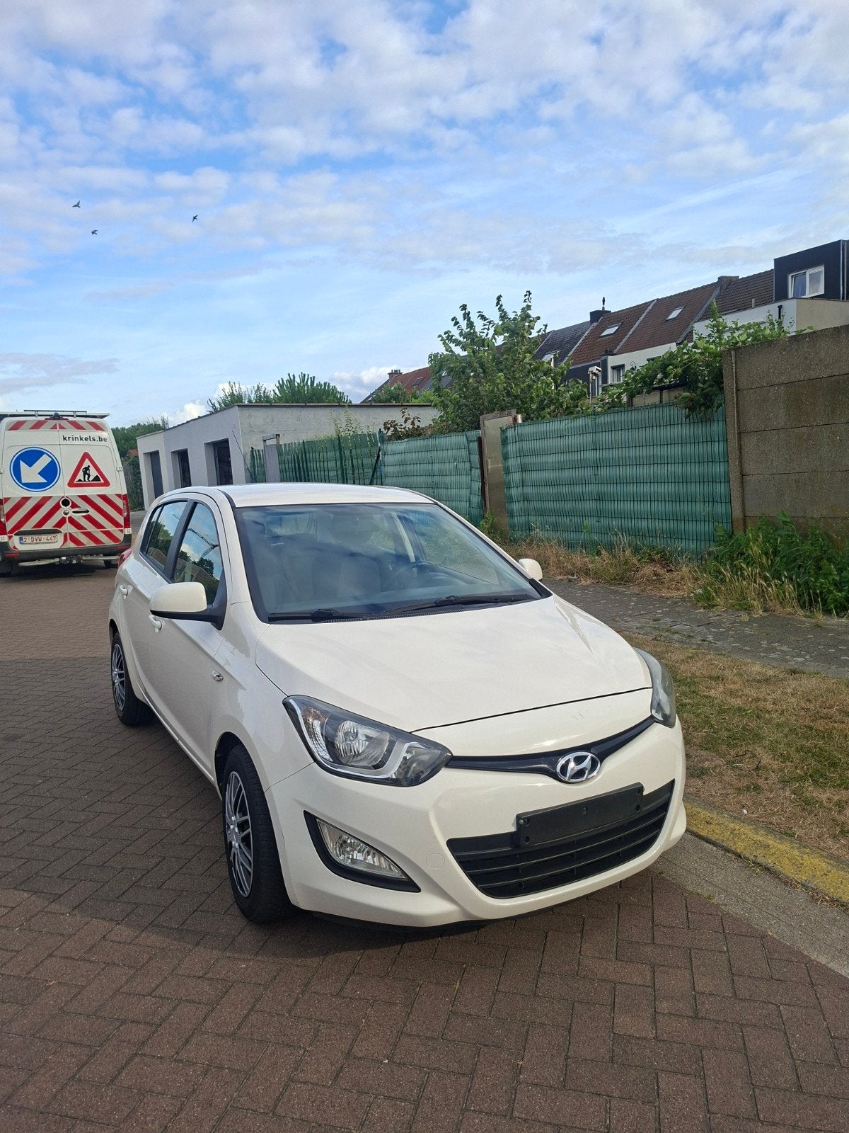 Hyundai i20 1.4l benzine 197990km, Auto's, Hyundai, 4 deurs, Zwart, 4 cilinders, Wit