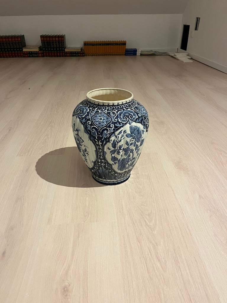 Blauw-witte porseleinen vaas – Delfts stijl, Ophalen, Zo goed als nieuw