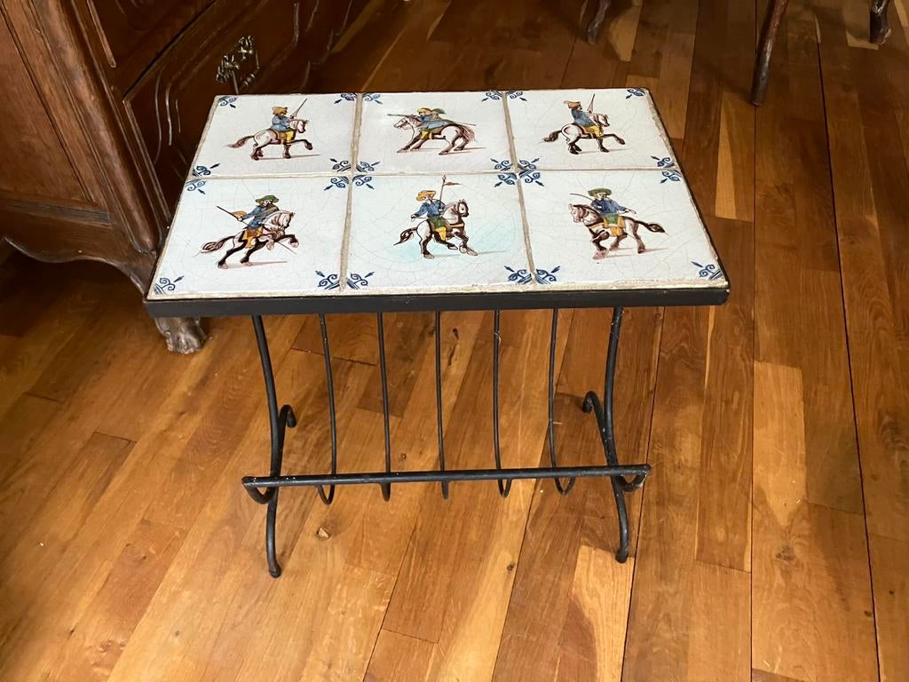 Petite table/porte journeaux - Fer forgé et céramique, Enlèvement, Utilisé