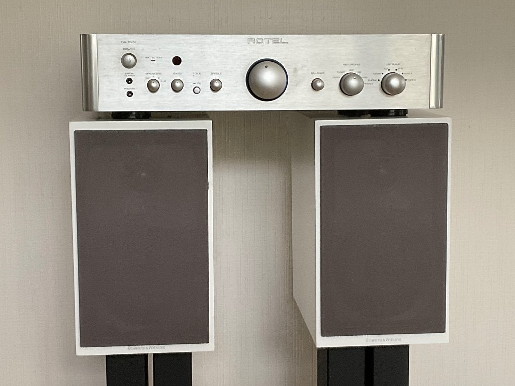 Ensemble HI-FI Rotel et Enceintes bibliothèques B&W, Audio, Tv en Foto, Ophalen, Zo goed als nieuw
