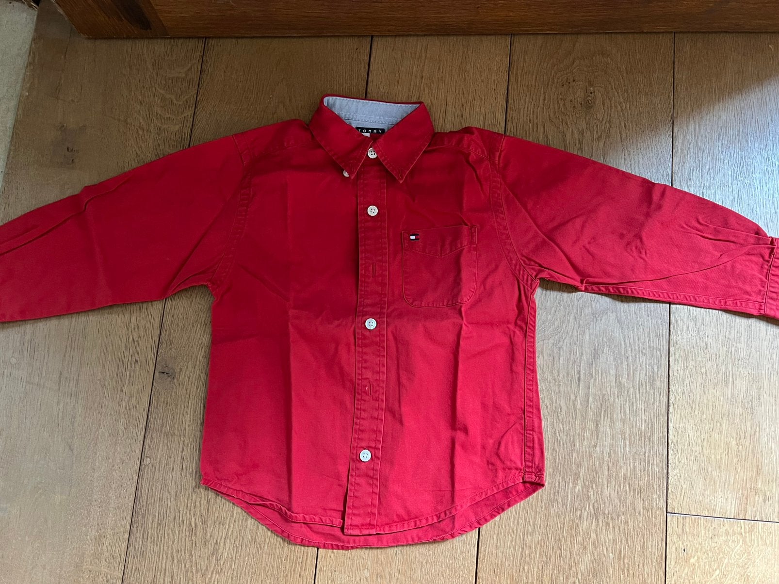 Hemd Tommy Hilfiger 4 jaar, Enlèvement, Comme neuf, Garçon, Chemise ou Chemisier