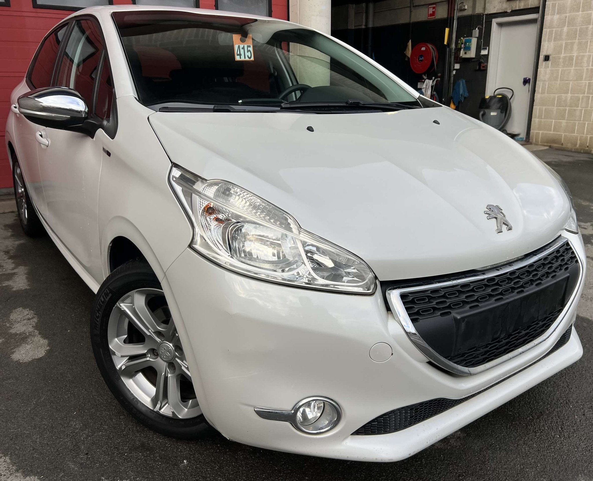 Peugeot 208 1.2i Style + CLIM + JANTE ALU + ÉCRAN, Euro 5, Achat, Entreprise, 82 ch