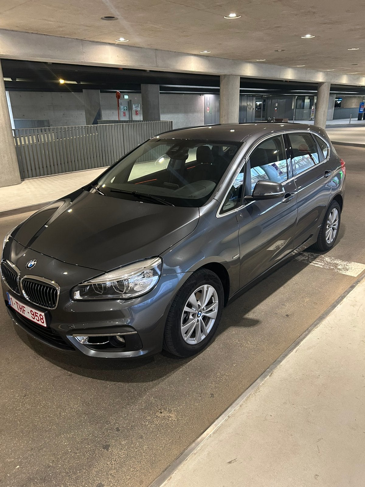 bmw 218i active tourer slechts 44000 km automaat leder, Automaat, Trekhaak, Particulier, Te koop