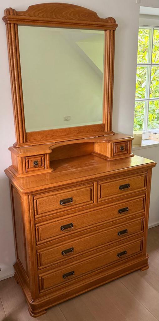 Massief eiken commode met laden, spiegel en 2  kastje, Huis en Inrichting, Ophalen