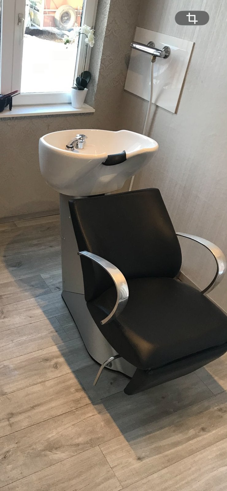 Wastafel kapsalon, Ophalen