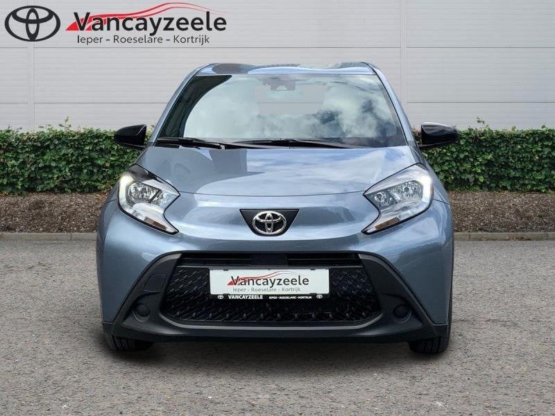 Toyota Aygo play+comfortpack+cam+applecarp, Autos, Toyota, Argent ou Gris, Achat, Euro 6, Boîte manuelle