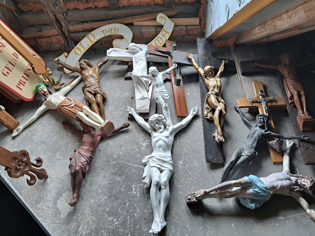 Unieke Kerk Klooster Verzamel  Wand  Staande Kruisbeelden, Antiek en Kunst, Ophalen
