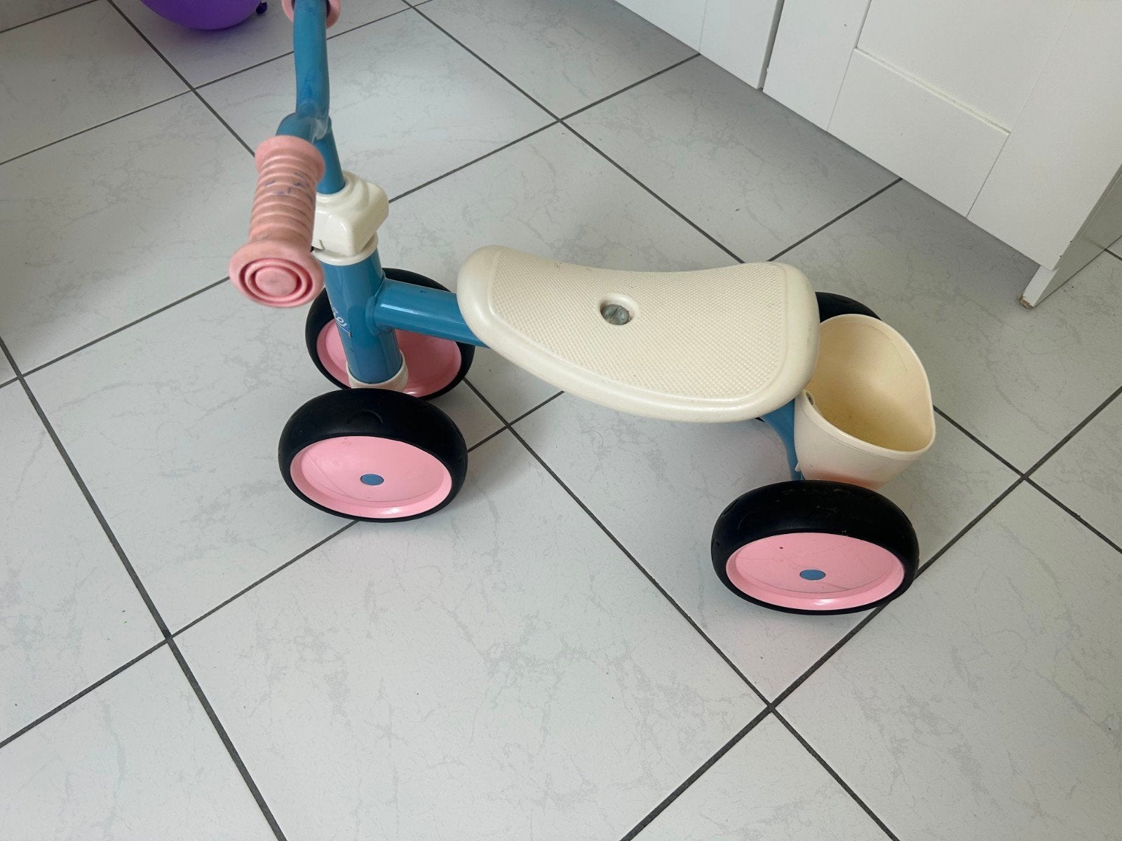 Kids 4-Wheel Ride-On Toy / Toddler Balance Bike (Blue & Pink, Ophalen, Gebruikt