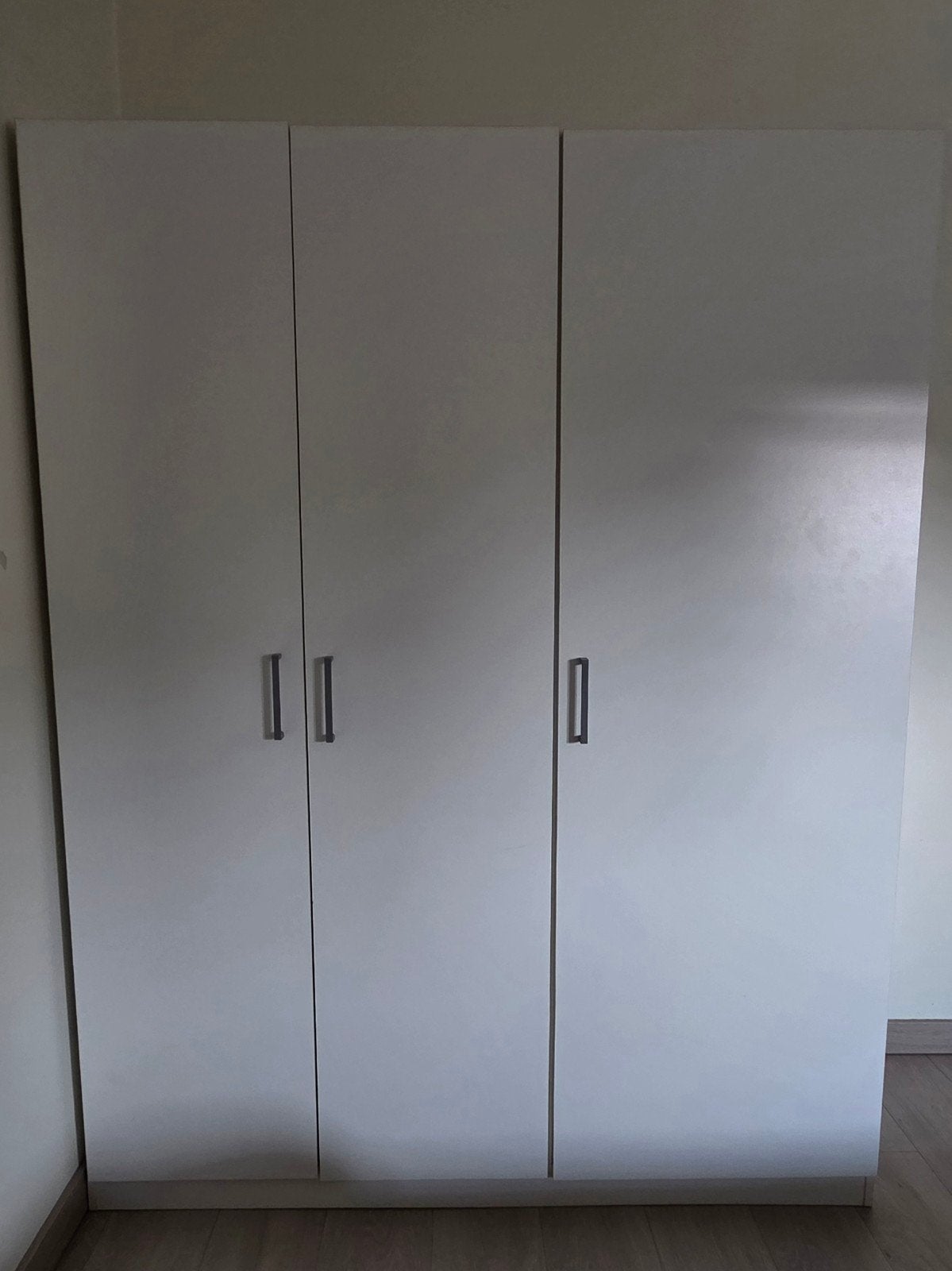 Witte Ikea kleerkast 180x140cm, Ophalen