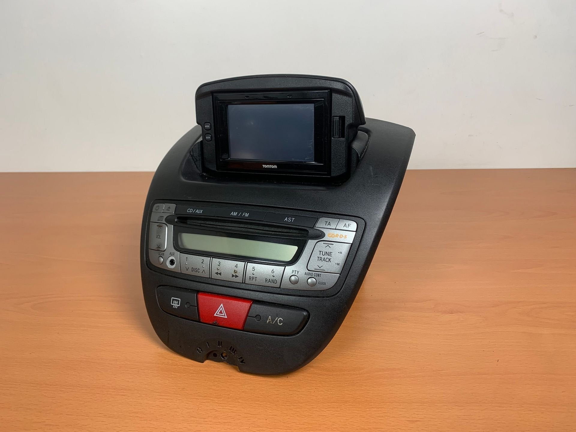 radio + tomtom Aygo C1 107 2005 tot 2012 navigatie, Ophalen of Verzenden, -, -, -