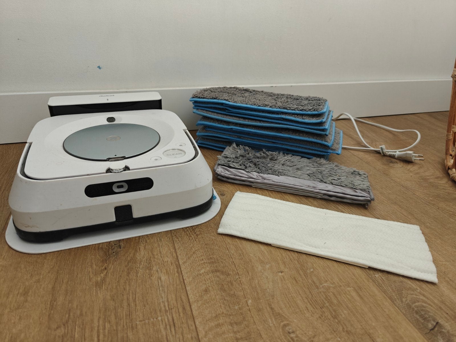 Robot de perche iRobot, Comme neuf, Station de charge, Nettoyeur de sols, IRobot