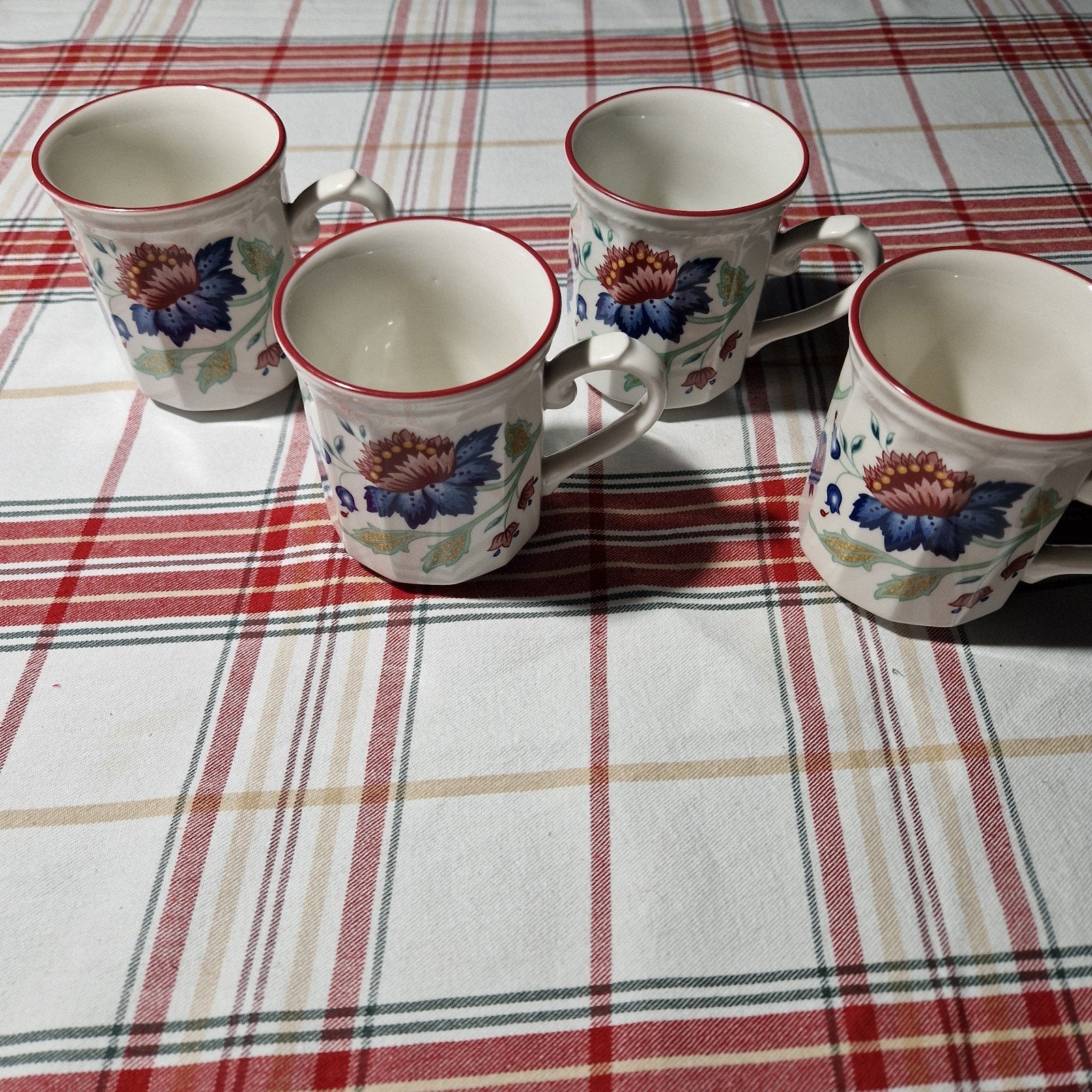 4 mugs anglais, Antiquités & Art, Enlèvement ou Envoi