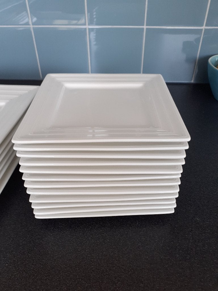 6 assiettes carrées, marque Yong, 19 cm, 1 euro/piece, Enlèvement, Comme neuf, Assiettes(s)