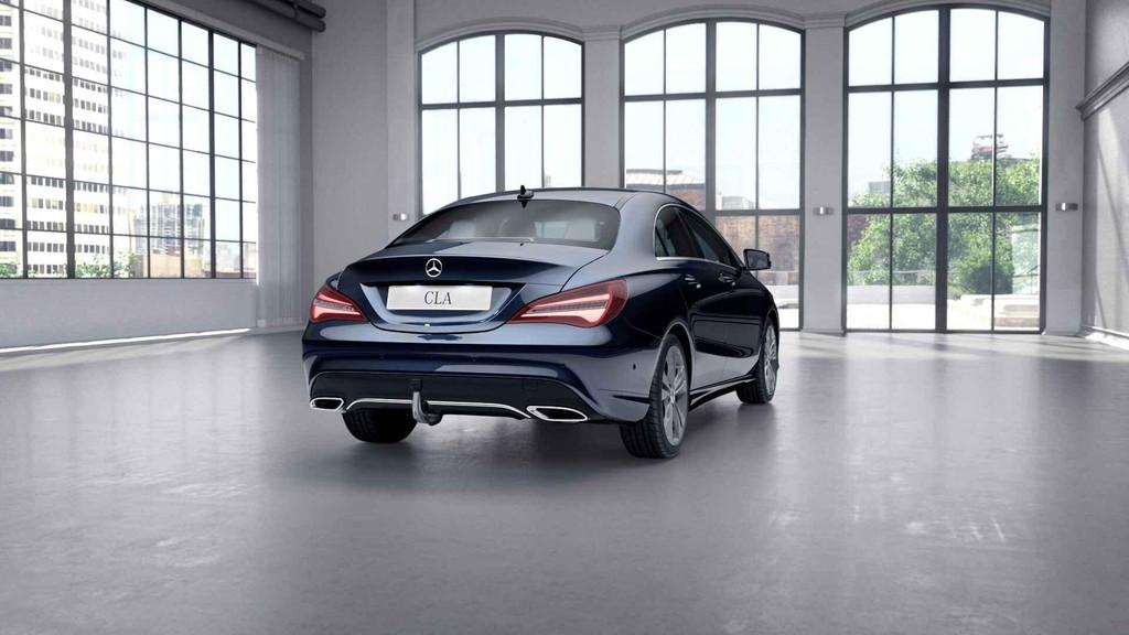Mercedes-Benz CLA-klasse 180 Coupé Urban Line | Trekhaak |, Auto's, Mercedes-Benz, Gebruikt, Euro 6, 4 cilinders, Blauw