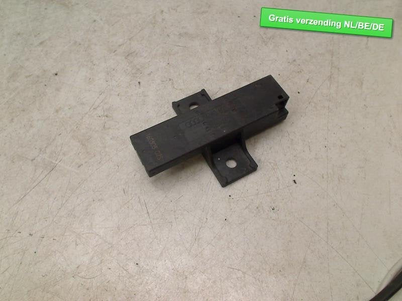 ANTENNE keyless entry Audi A4 (B9) (4m0907247), Auto-Union-Straße  1,
85057  Ingolstadt, DE, Info@audi.de, Audi, Utilisé
