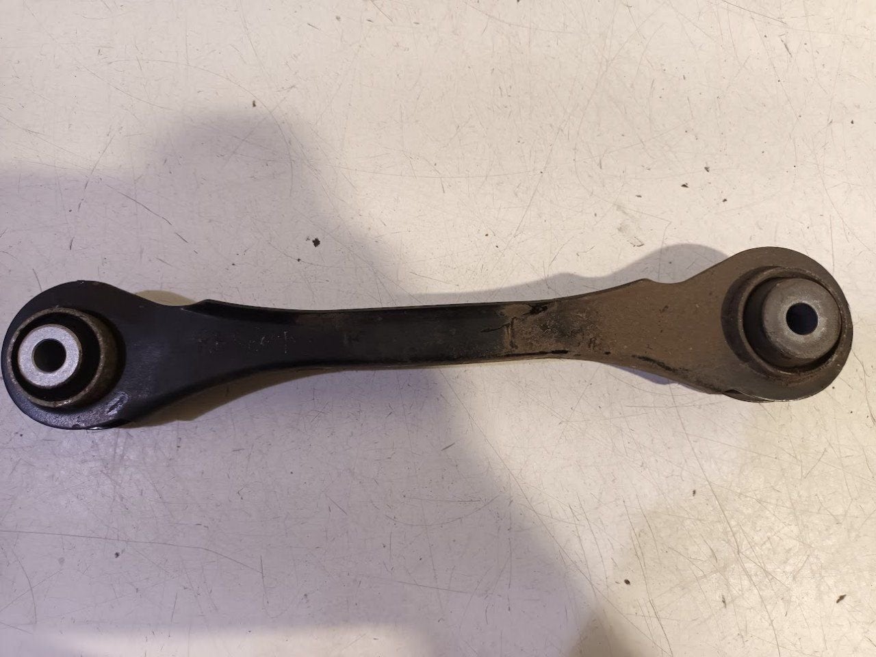 Draagarm rechts achter boven BMW 4 serie, BMW, Onderdelen@venauto.nl, Van der Ven Autorecycling B.V., Ettenseweg 76, 4706 PB Roosendaal, The Netherlands