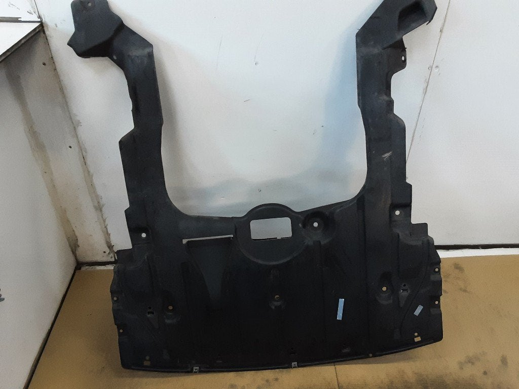 MOTORBESCHERMPLAAT BMW 3 serie Touring (E91), Gebruikt, BMW, Petuelring 130
80809  München, DE, Bayerische Motoren Werke AG