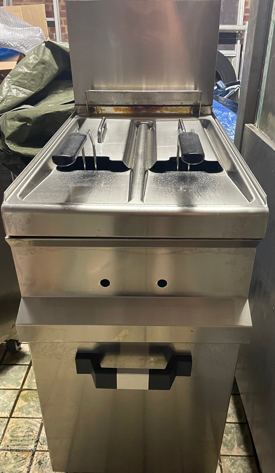 Friteuse professionnelle gaz, Enlèvement, Comme neuf