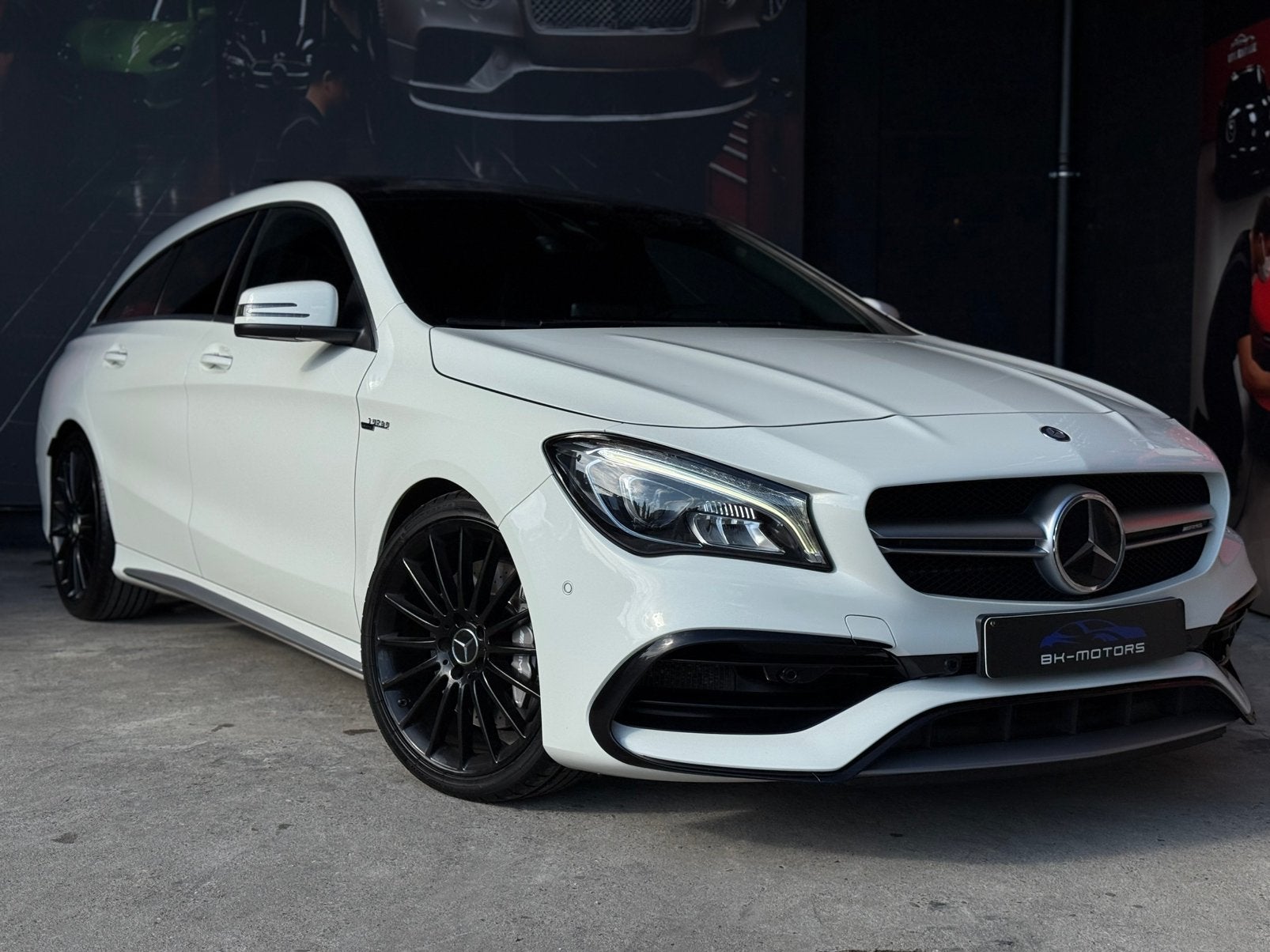 Mercedes-Benz CLA45 AMG 4Matic Shooting Brake, Auto's, Automaat, CLA, 4 cilinders, Parkeerassistent