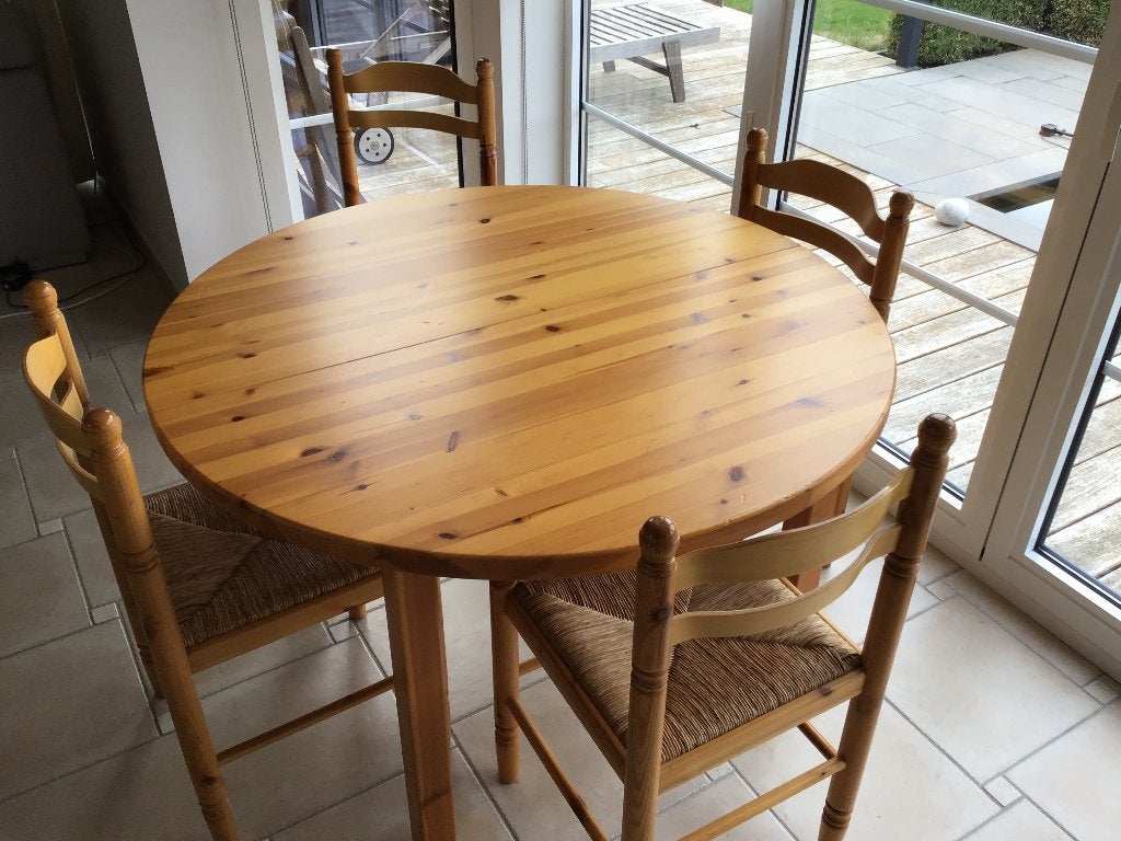 Table en pin massif et chaises cannelées en pin, Maison & Meubles, Quatre personnes, 150 à 200 cm, 100 à 150 cm, Enlèvement