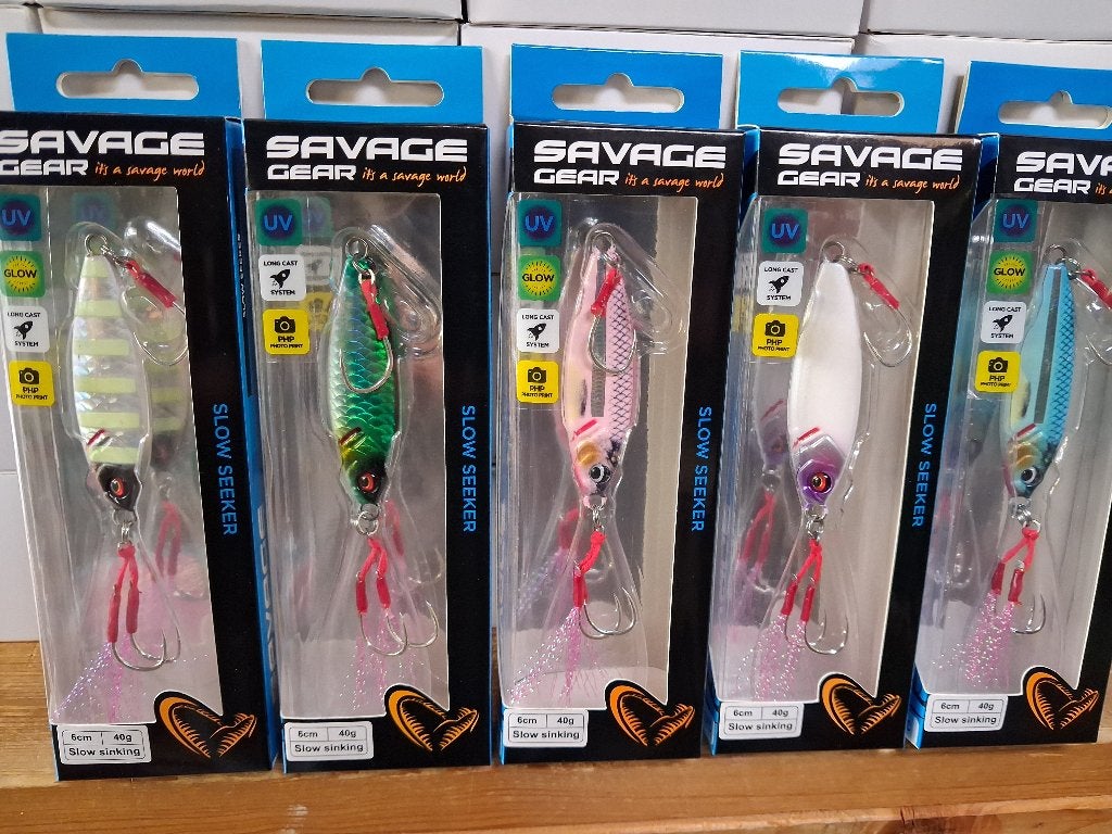 40 grams Slow Seeker Jigs (Savage Gear) 5 kleuren, Enlèvement ou Envoi, Neuf, Autres types