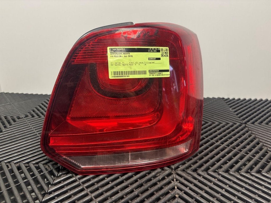 FEU ARRIÈRE DROIT Polo V (6R) (|6R0945096AH|6R0945112B|), Autos : Pièces & Accessoires, Volkswagen, Volkswagen AG, Utilisé, Kundenbetreuung@volkswagen.de