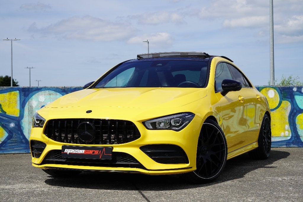 Mercedes CLA 180 Coupé Full AMG Sun Yellow, Auto's, 4 cilinders, Bedrijf, 5 zetels, 1332 cc