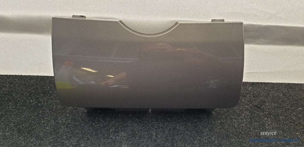 Afdekkap trekhaak gat bumper W251 R klasse Mercedes A2518850, Auto-onderdelen, Gebruikt, Mercedes-Benz AG, Mercedes-Benz, Mercedesstrasse 120
70372  Stuttgart, DE