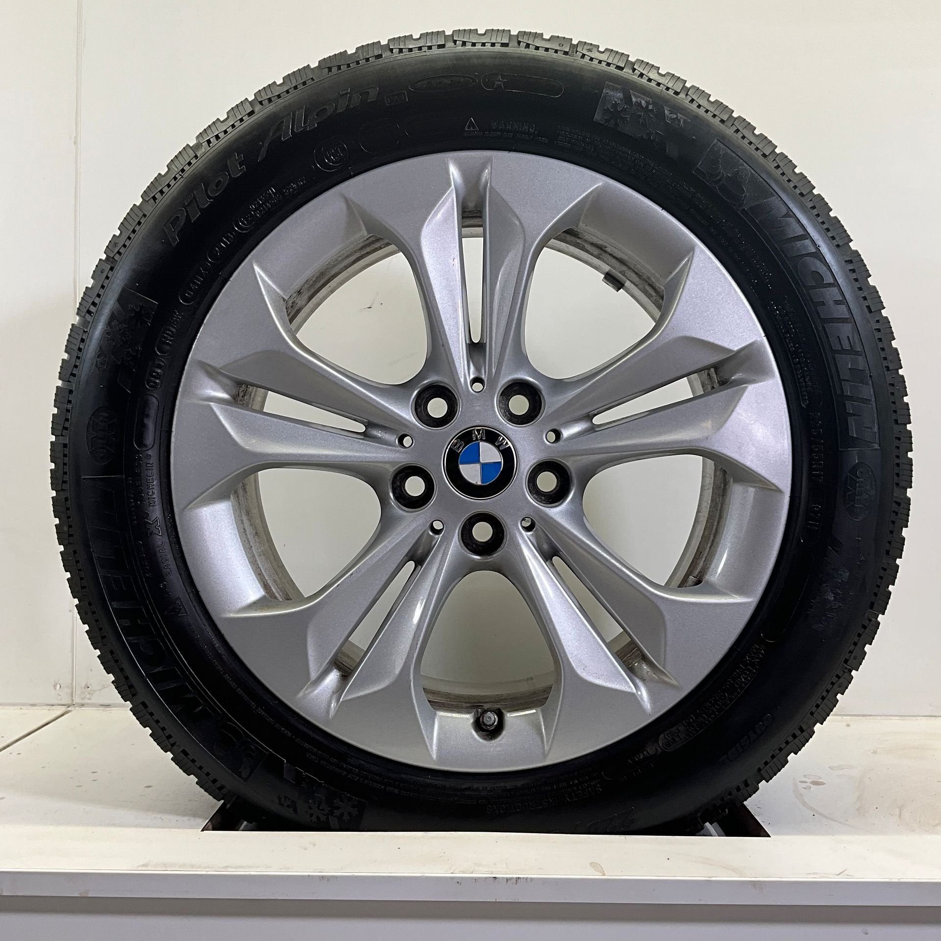 DEMO BMW X1 F48 X2 F39 SET VELGEN + WINTERBANDEN 17 INCH ORI, Auto-onderdelen, Banden en Velgen, Gebruikt, -, -, Banden en Velgen