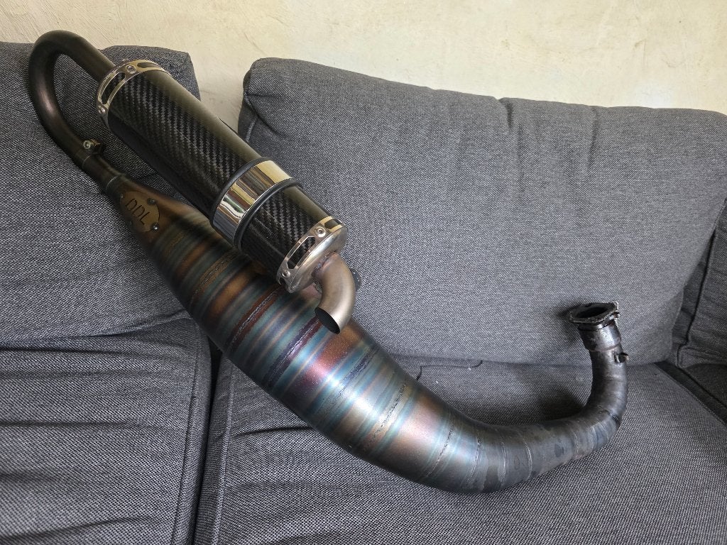 Uitlaat 180cc ddl special v2 carbon, Motoren, Particulier