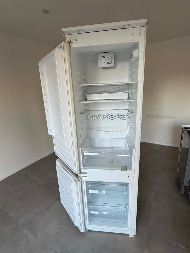 Inbouw koelkast-diepvries, Elektronische apparatuur, Koelkasten en IJskasten, Ophalen, Gebruikt, 75 tot 100 liter, Met aparte vriezer
