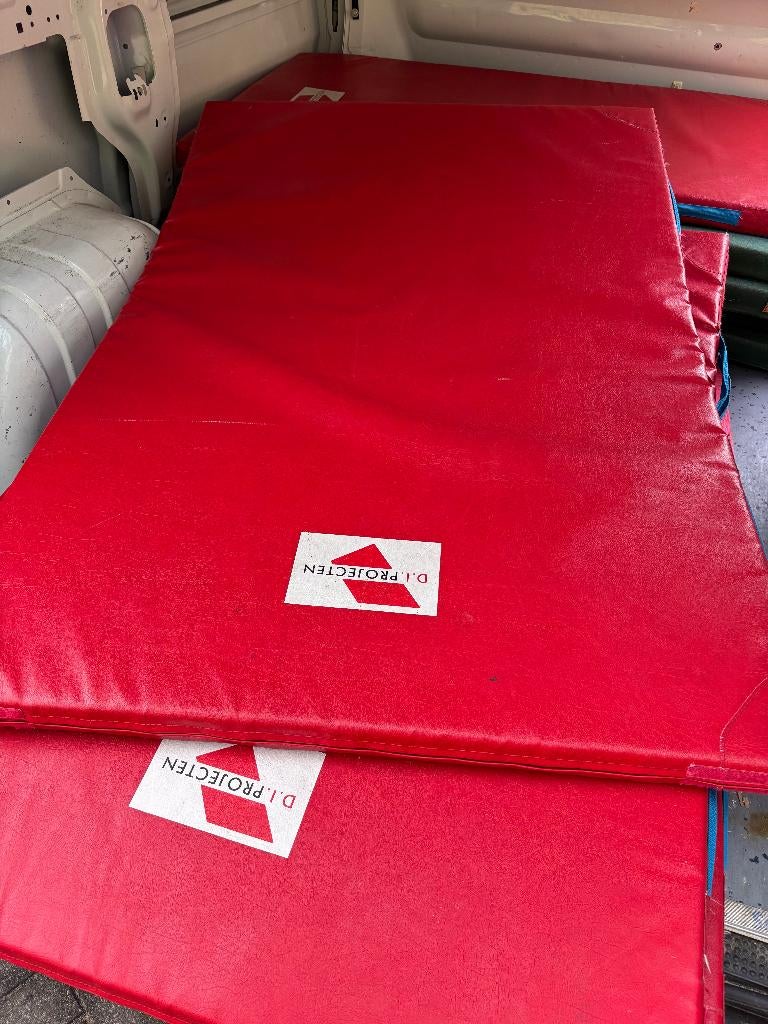 turnmatten 150 x 100 x 6 cm rood 4 stuks, Ophalen, Gebruikt, Rood, Materiaal