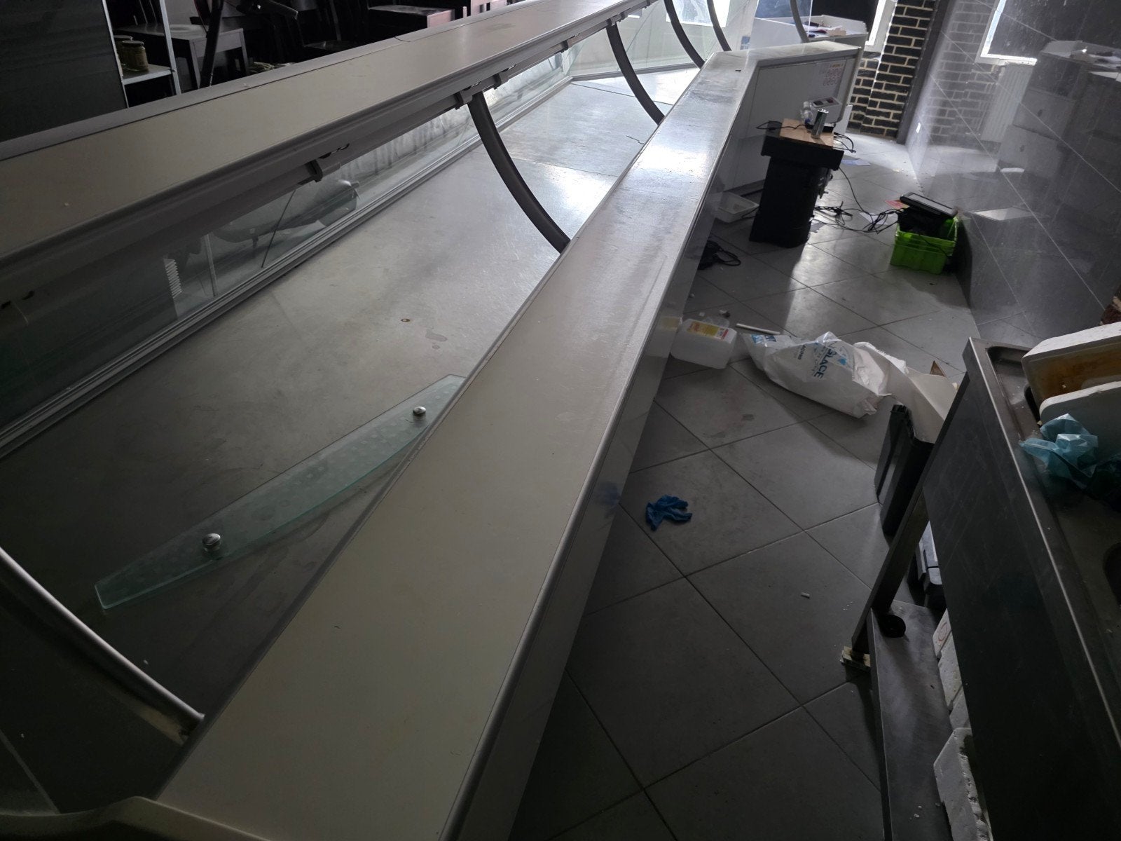 Professionele Smeva Koeltoonbank – Toonbank met gebogen glas, Ophalen