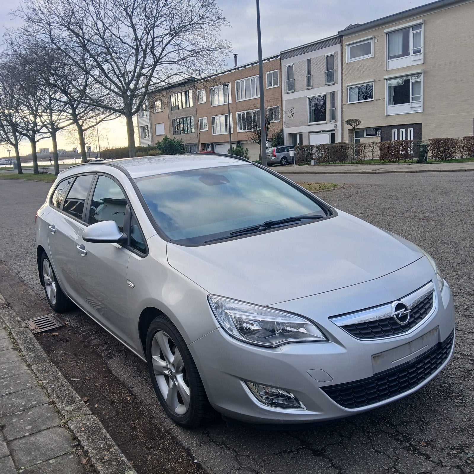 Opel Astra TDi met slechts 129dkm bwj 2011, Autos, Achat, Particulier, Airbags, Électrique