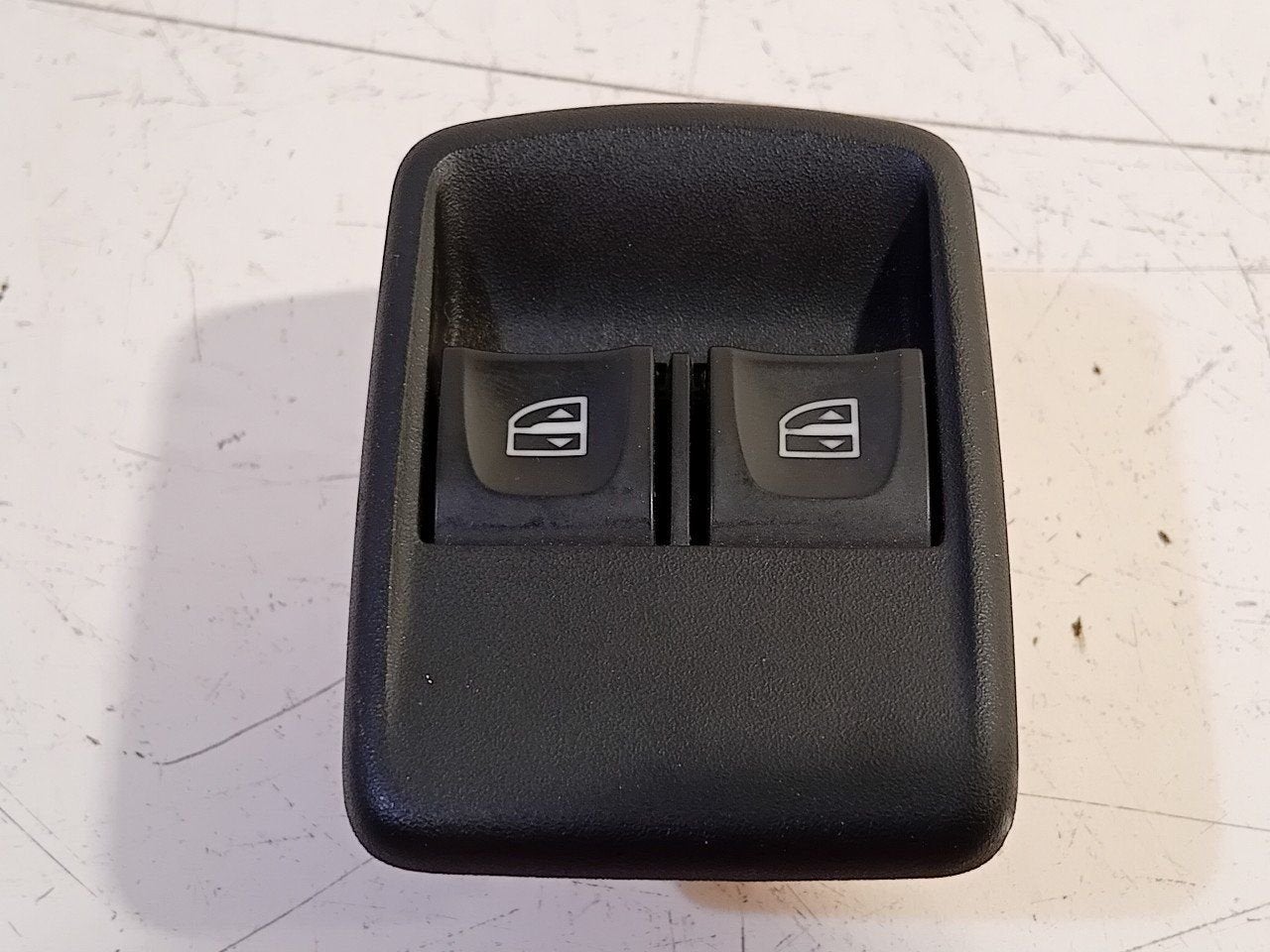 Bedieningspaneel elektrische ramen Renault Trafic, Onderdelen@venauto.nl, Van der Ven Autorecycling B.V., Gebruikt, Ettenseweg 76, 4706 PB Roosendaal, The Netherlands