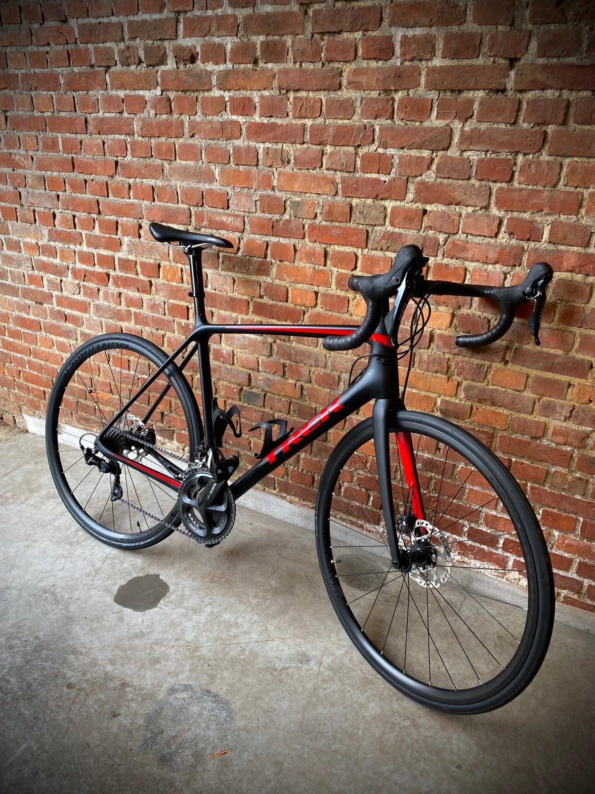 Trek Émonda SL 5 Disc Carbon – Maat 58 – Shimano 105, 28 inch, Carbon, 10 tot 15 versnellingen, Heren