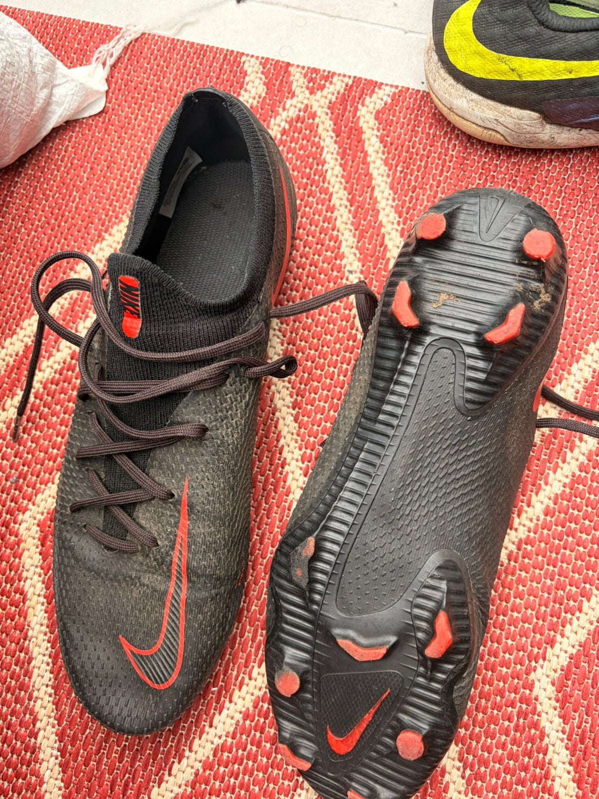 Nike phantom voetbalschoenen 43, Sport en Fitness, Voetbal, Ophalen, Zo goed als nieuw