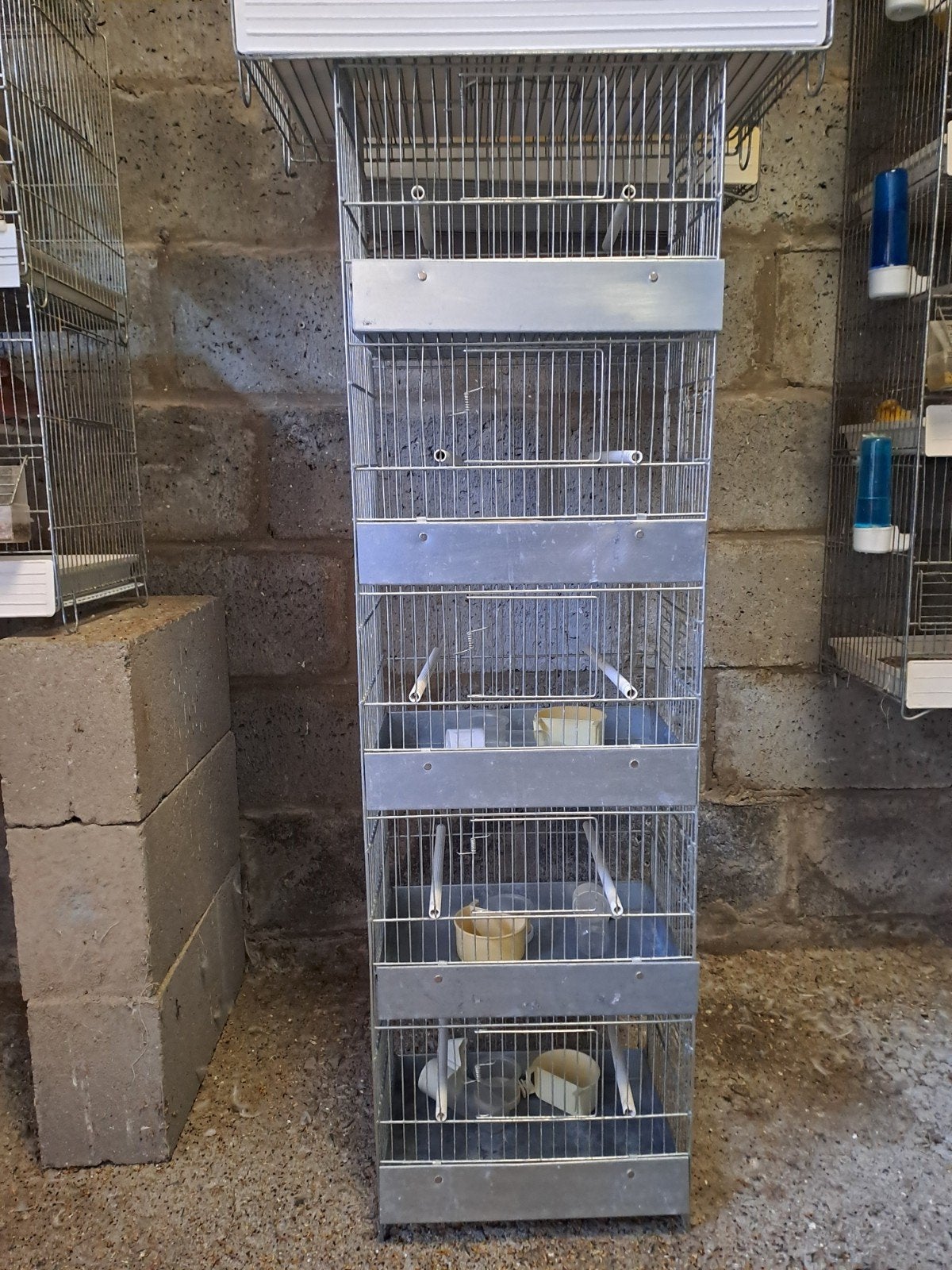 colonne de 5 cages, Ophalen