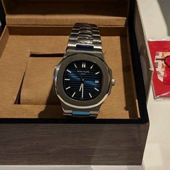 Patek Philippe Nautilus, Overige merken, Overige materialen, Polshorloge, Overige materialen