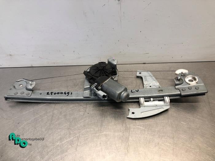 Ruitmechaniek 4Deurs links-voor van een Toyota Aygo (Aygo 08, Gebruikt, -, -, Ophalen of Verzenden