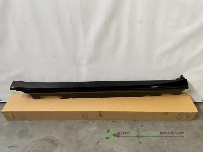 Jupe droite d'un BMW X1, -, 3 mois de garantie, Utilisé, -