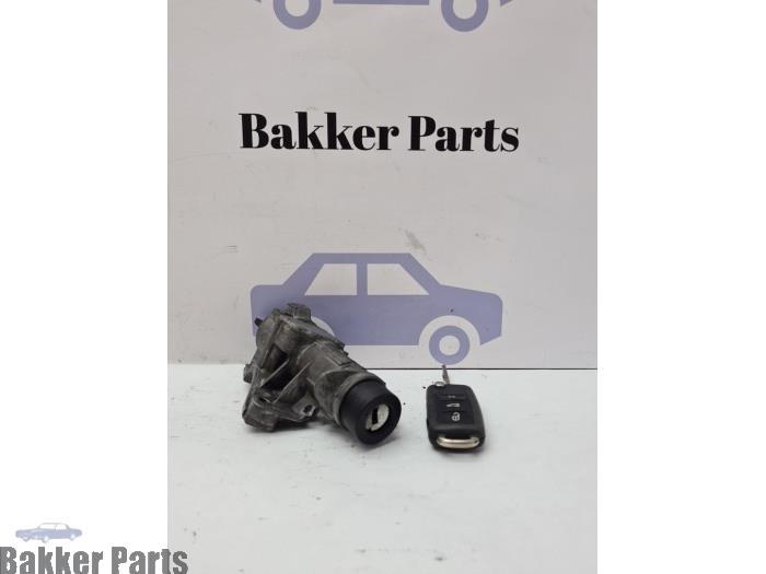 Serrure de contact + clé d'un Skoda Fabia, -, -, 3 mois de garantie, Utilisé