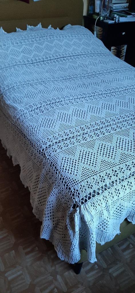 Couvre lit crocheté à la main, Wit, Tweepersoons, Ophalen of Verzenden, Deken of Dekbed