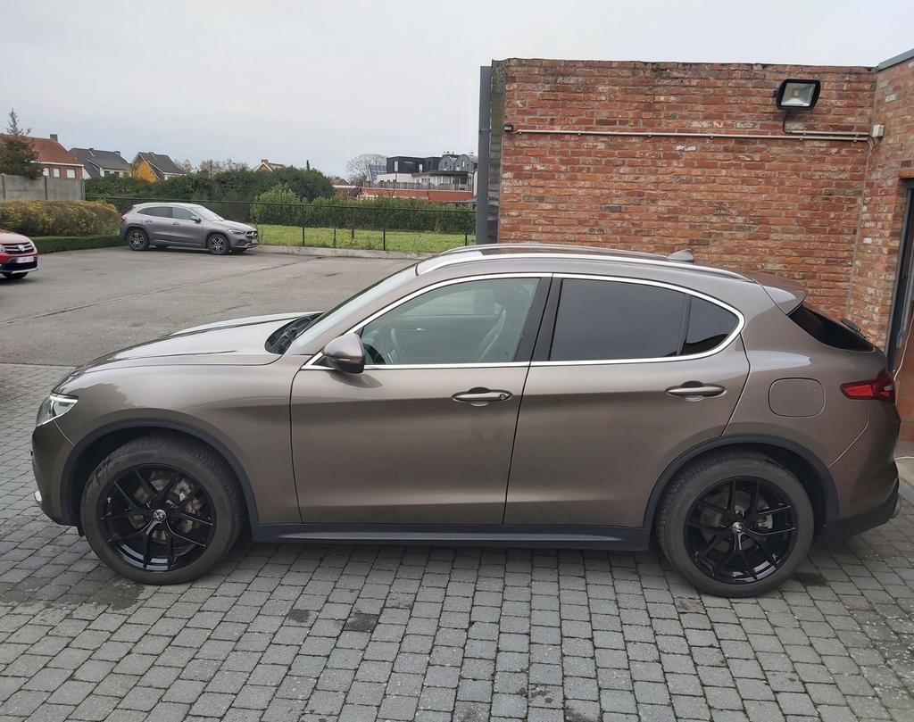Alfa Romeo Stelvio 2.0t + Dakdragers + Winterset, Auto's, Alfa Romeo, Automaat, 1995 cc, Euro 6, 4 cilinders