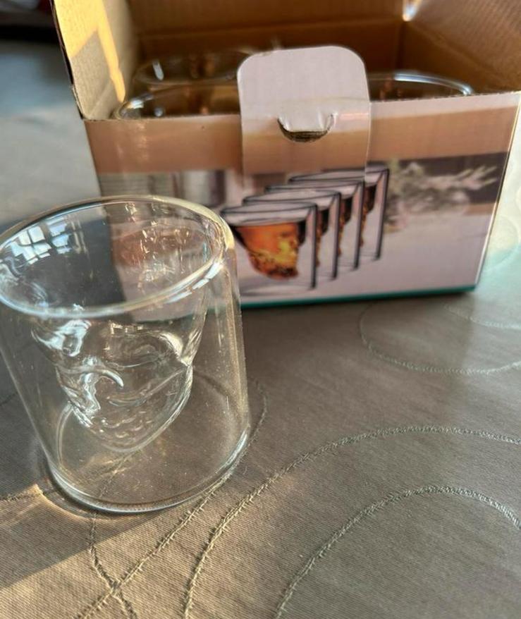 4 verres à liqueur avec une tête de mort, Enlèvement, Neuf, Verres et Verres à shot