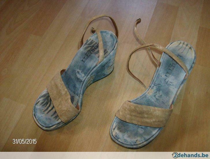 schoenen merk loretti   - maat 37, Kleding | Dames, Schoenen, Ophalen of Verzenden, Gedragen, Pumps