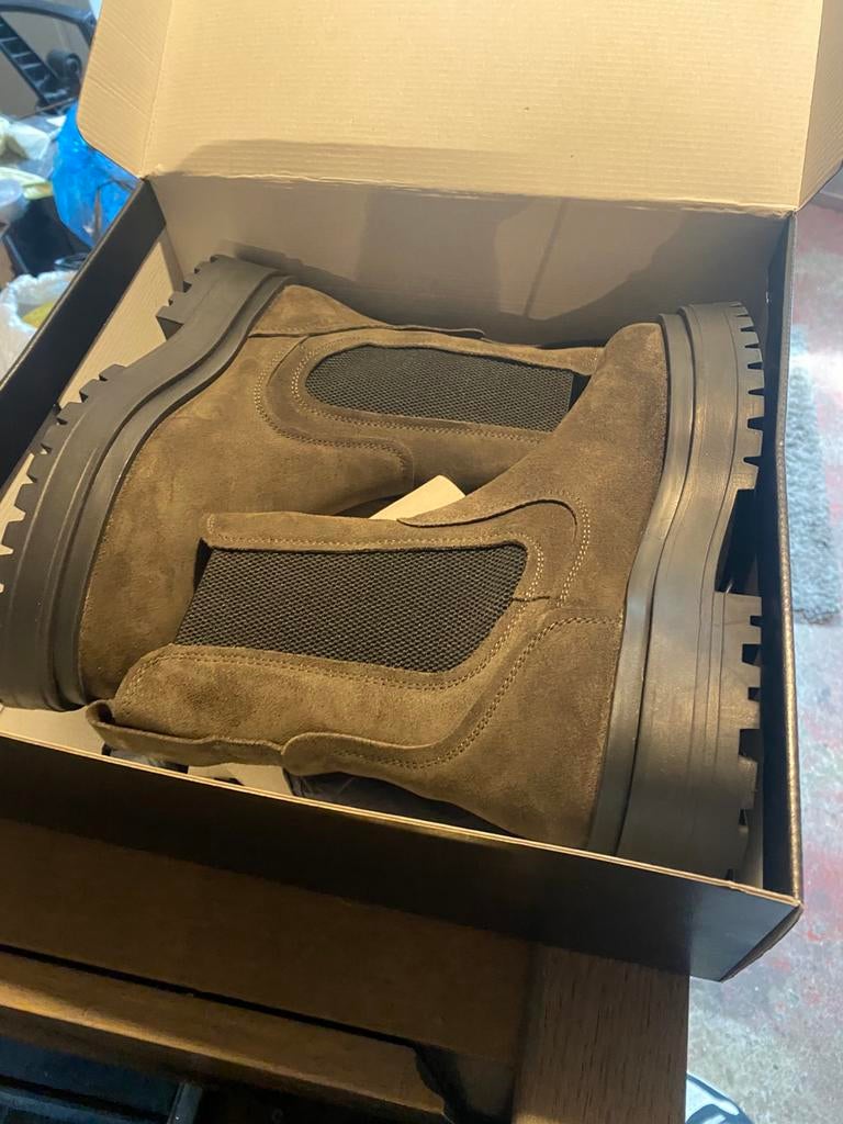 YAYA boots women.  100%suede.  Mulch brown, Enlèvement