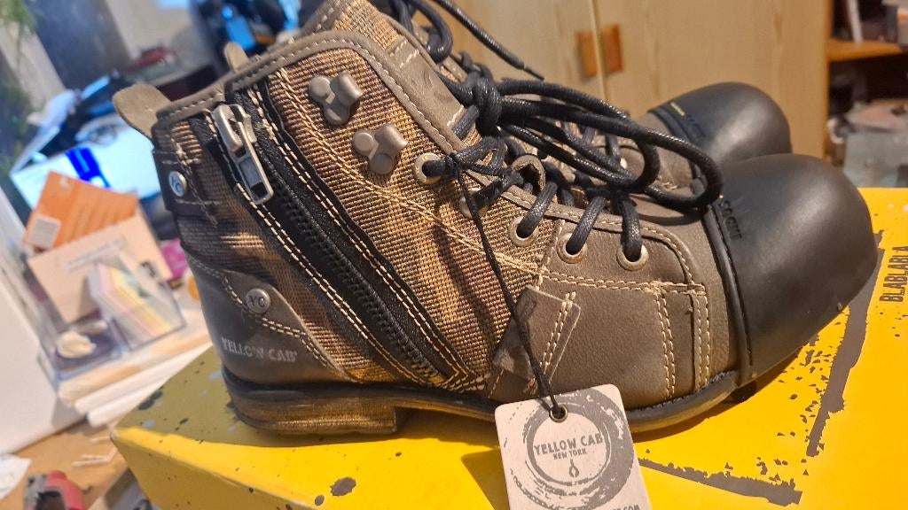 Chaussures bottines, Neuf, Enlèvement ou Envoi, Autres couleurs, Chaussures à lacets