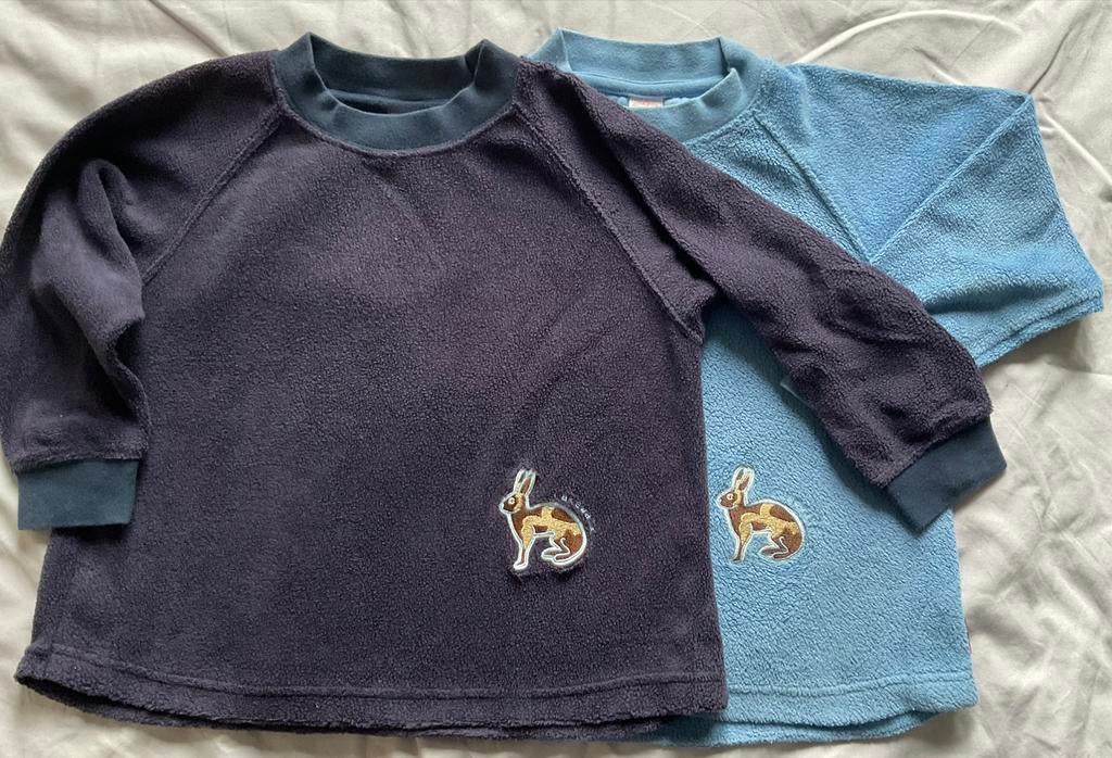 pulls en polaire, bleu clair et bleu foncé taille 104, Enfants & Bébés, Enlèvement ou Envoi, Pull ou Veste, Utilisé, Cakewalk